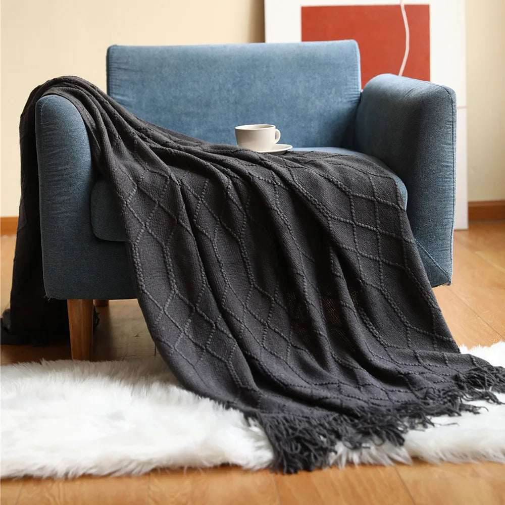 Knitted Tassel Blanket — Soft Acrylic Cozy All-Season Throw