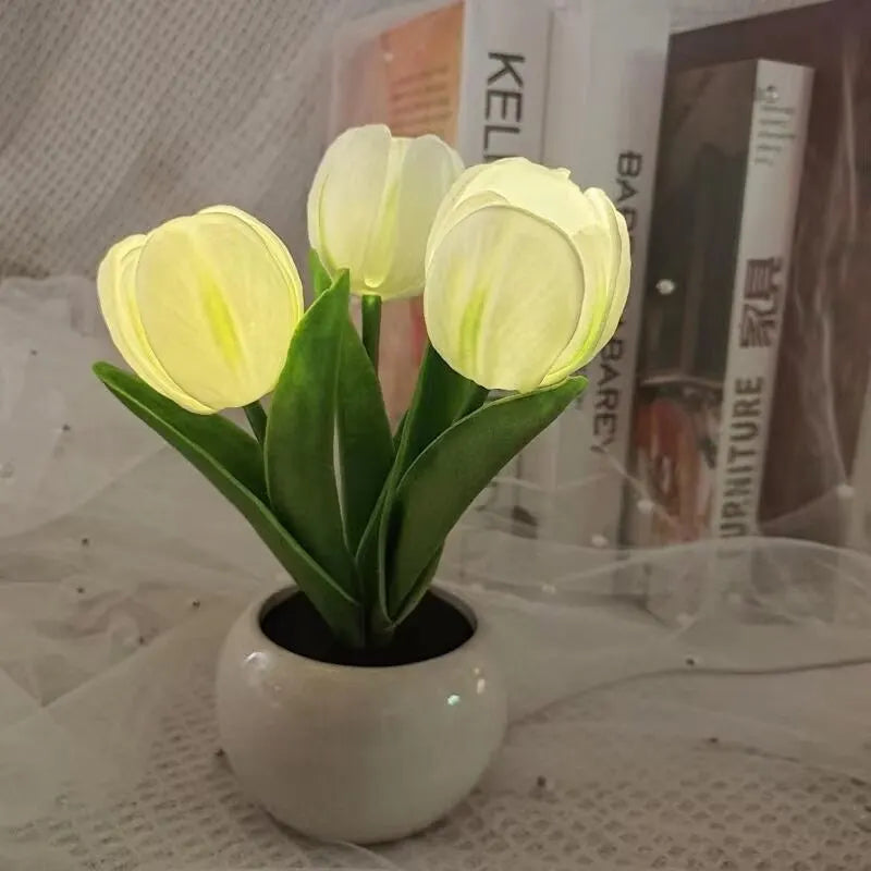 Tulip Flower Table Lamp — Soft Decorative Ambient Light
