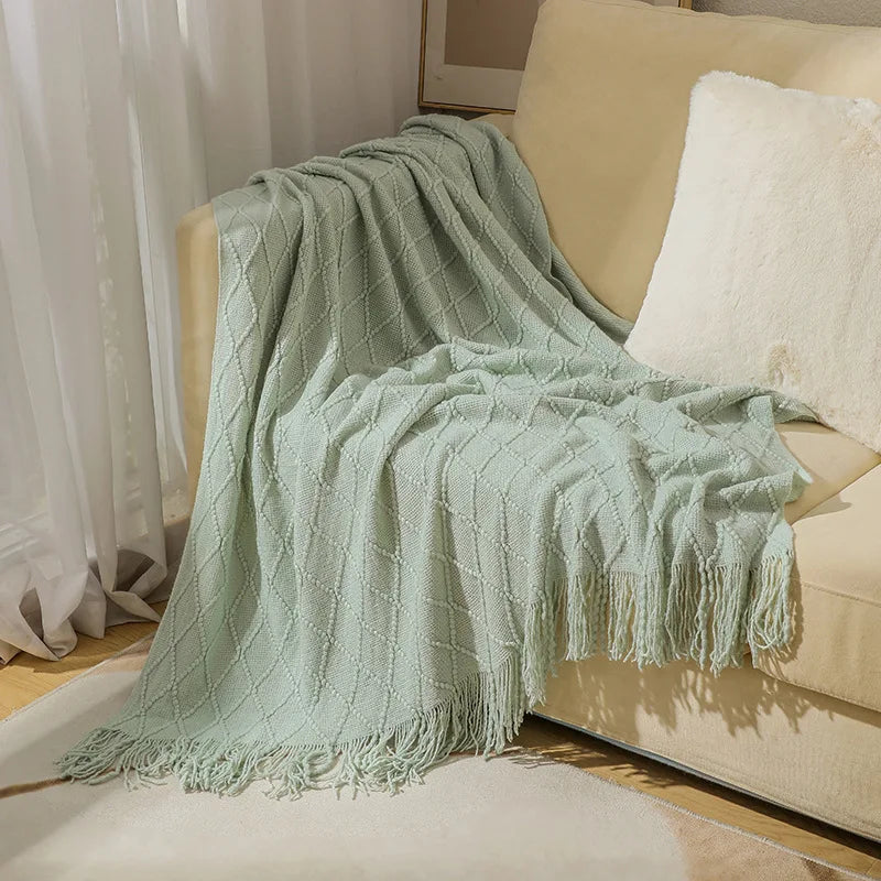 Knitted Tassel Blanket — Soft Acrylic Cozy All-Season Throw