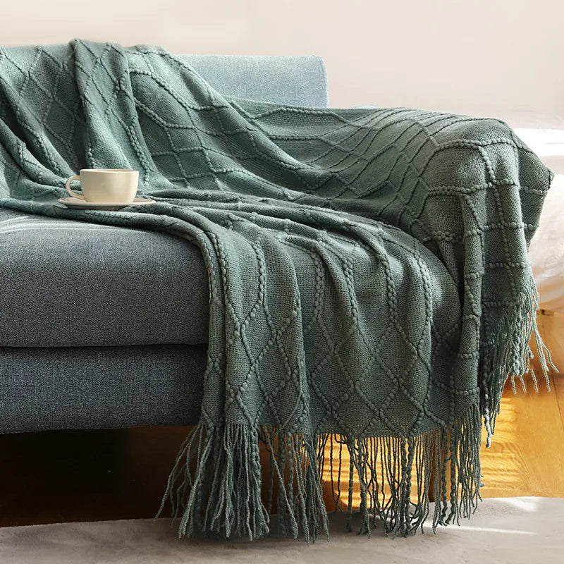 Knitted Tassel Blanket — Soft Acrylic Cozy All-Season Throw