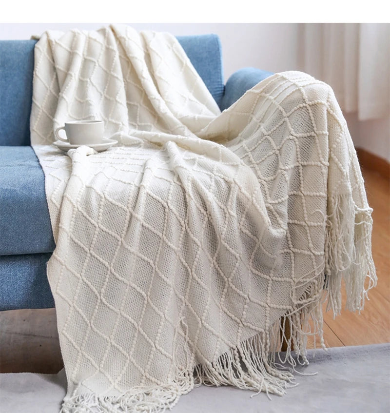 Knitted Tassel Blanket — Soft Acrylic Cozy All-Season Throw