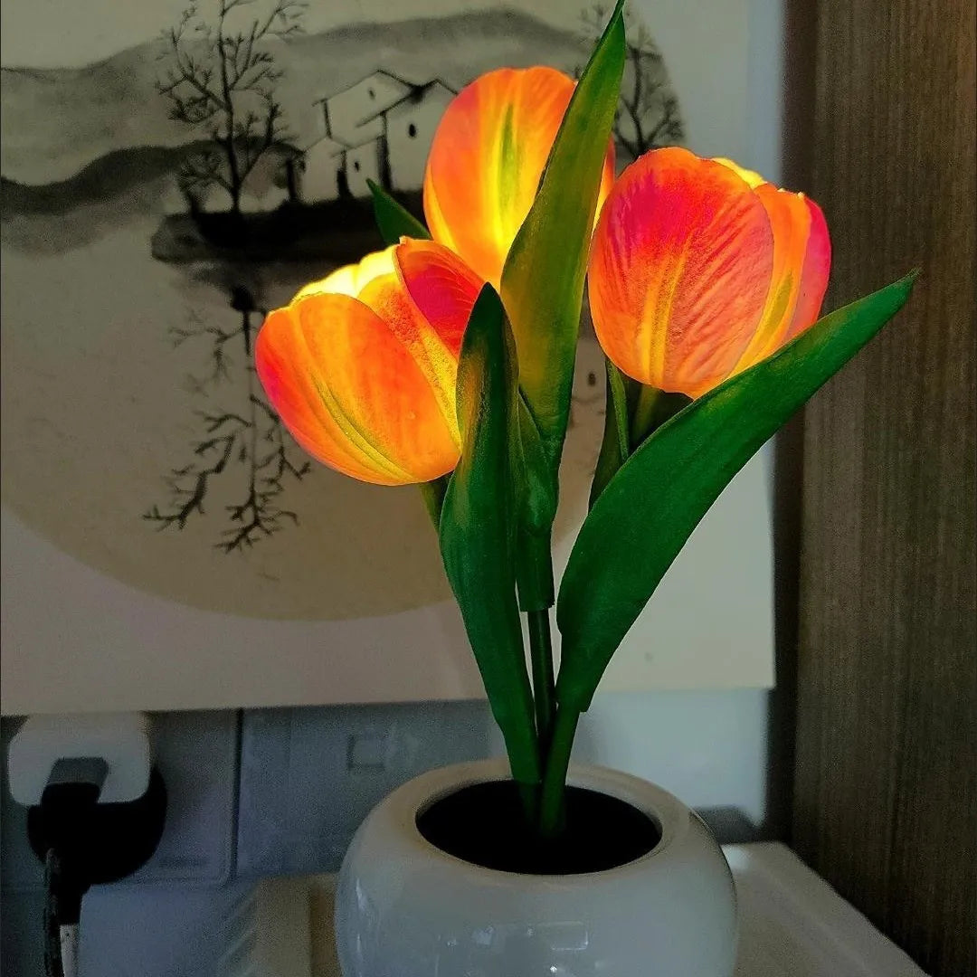 Tulip Flower Table Lamp — Soft Decorative Ambient Light