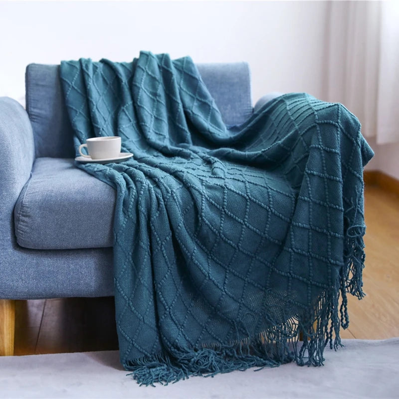 Knitted Tassel Blanket — Soft Acrylic Cozy All-Season Throw