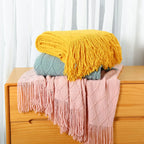 Knitted Tassel Blanket — Soft Acrylic Cozy All-Season Throw