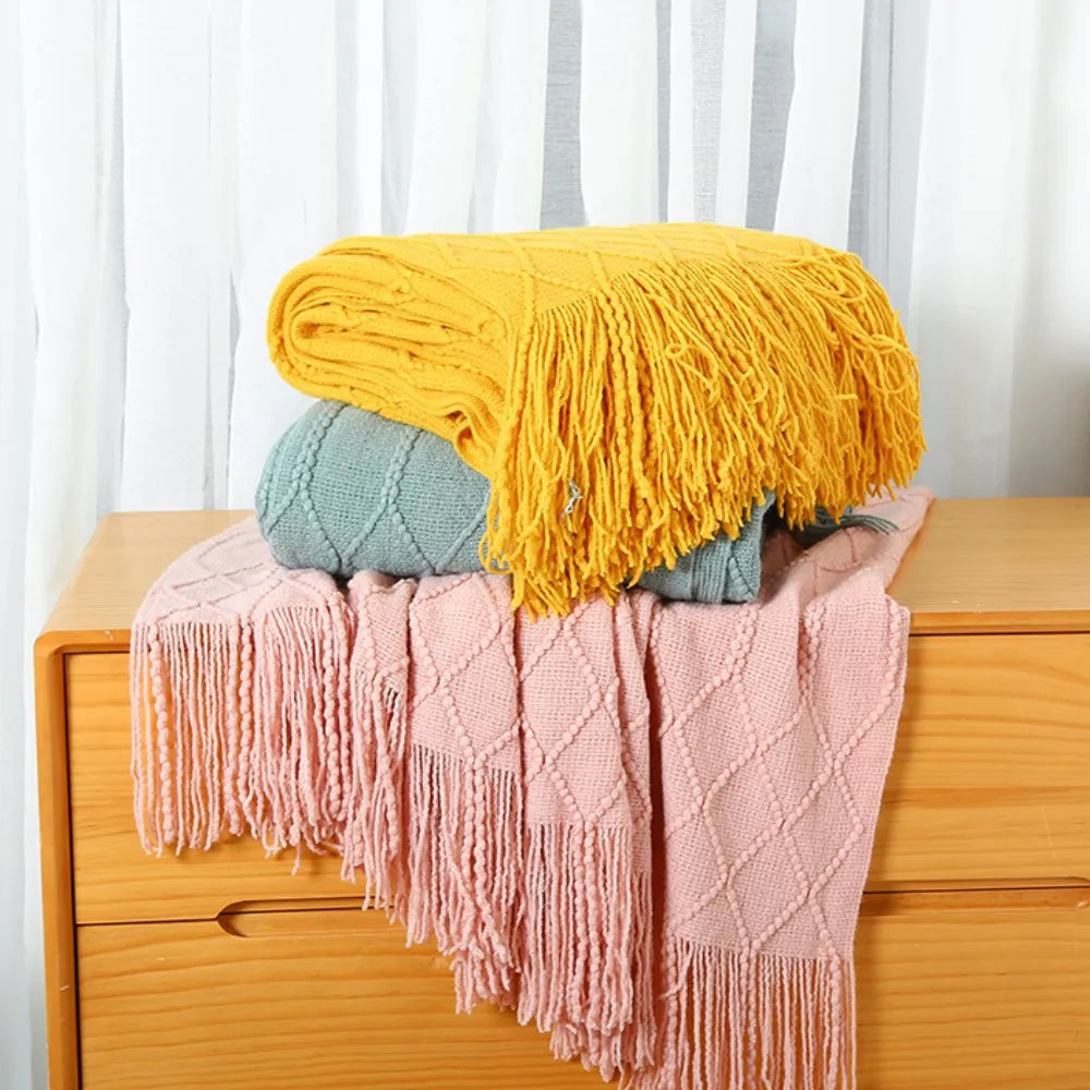 Knitted Tassel Blanket — Soft Acrylic Cozy All-Season Throw