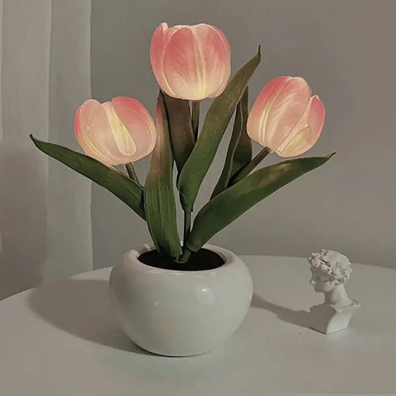 Tulip Flower Table Lamp — Soft Decorative Ambient Light